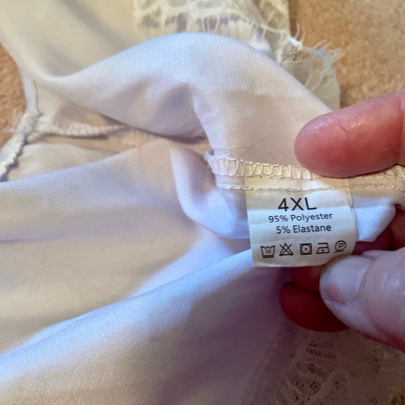 White Chemise Cami with Lace Trim. Size 4x - Picture 3 of 8